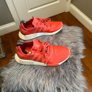 Women’s Adidas tennis shoes Size 9